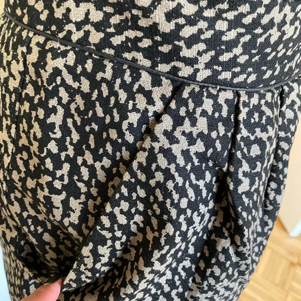 Patterned Mini Skirt - Picture 2 of 9